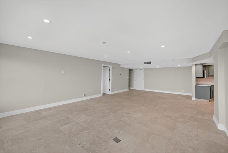 Alquiler de apartamento en The Tower at Port Royale 1205