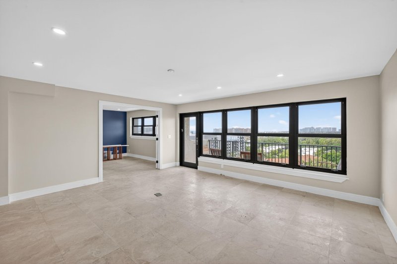 Alquiler de apartamento en The Tower at Port Royale 1205