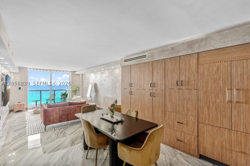 Comprar apartamento en Royal Club Condo 1603