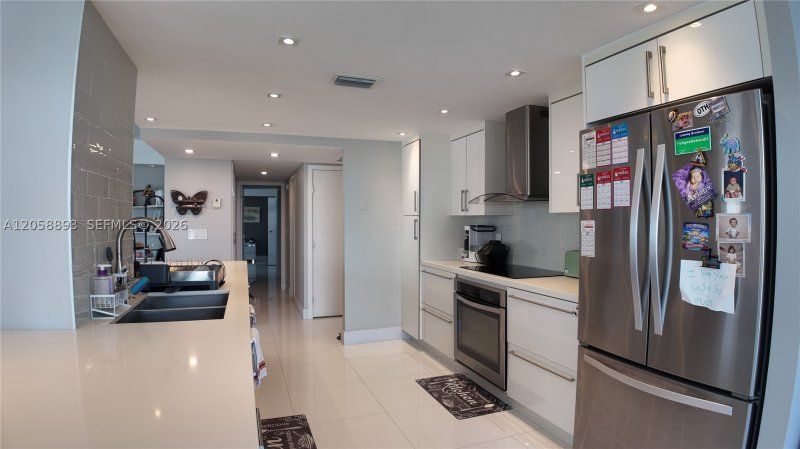 Apartment for rent at Avant Garde 702