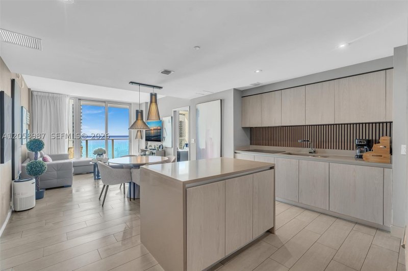 Hyde Beach House Apt #R3305