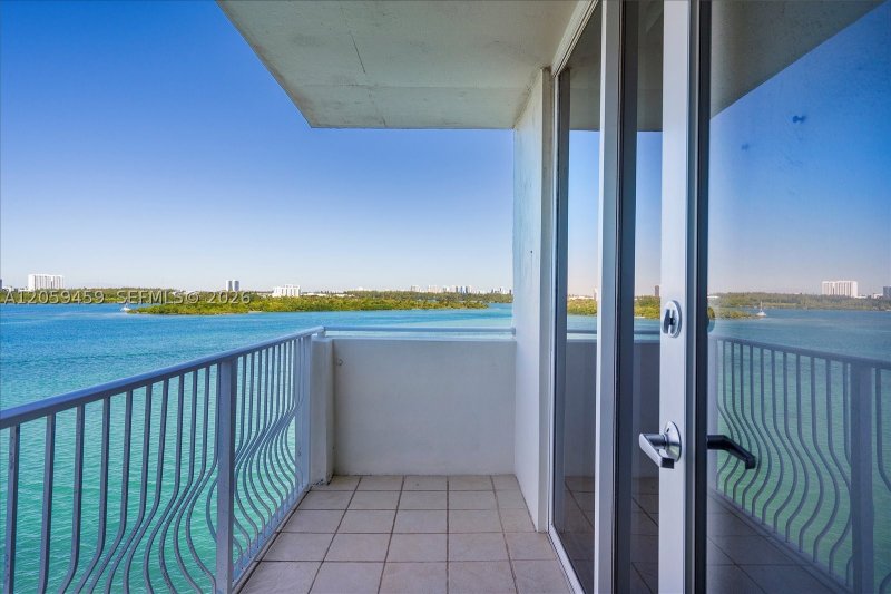 Apartment for rent at Island Pointe 8C