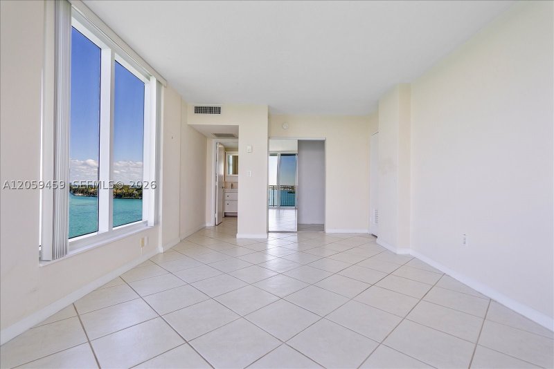 Apartment for rent at Island Pointe 8C