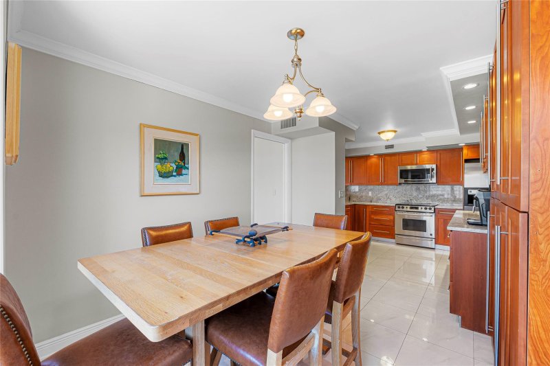 Condo for sale at Southpoint Towers 609n