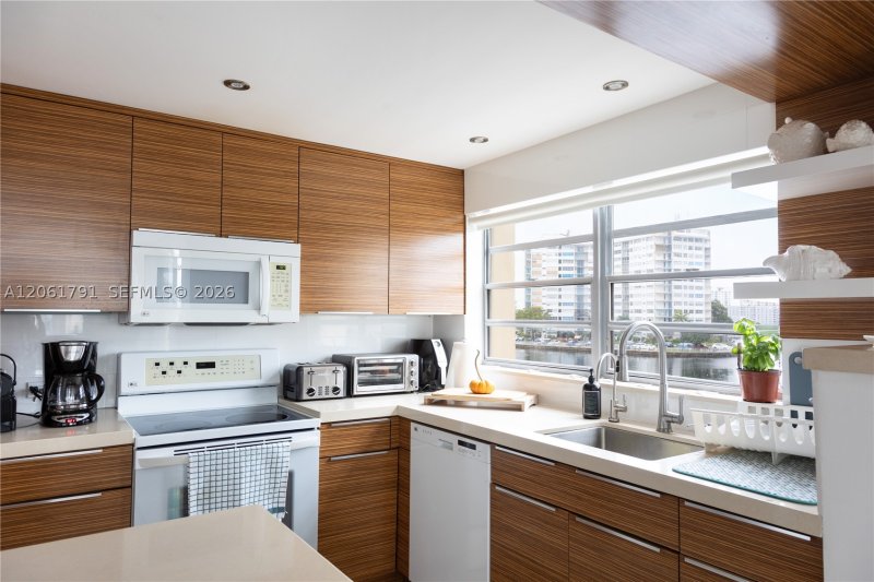 Apartment for rent at Imperial Towers 320