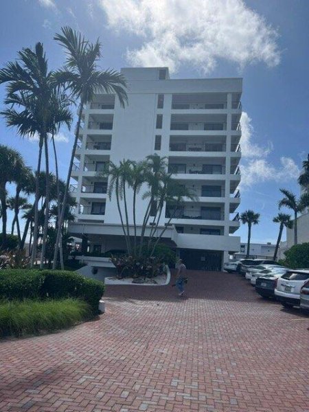 Alquiler de apartamento en Galeria Condominiums 202A