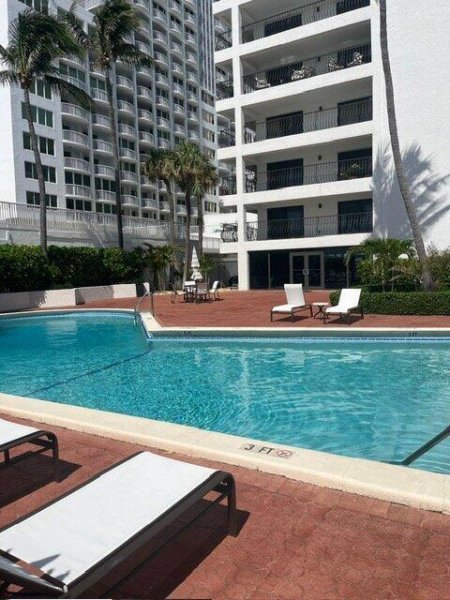 Alquiler de apartamento en Galeria Condominiums 202A