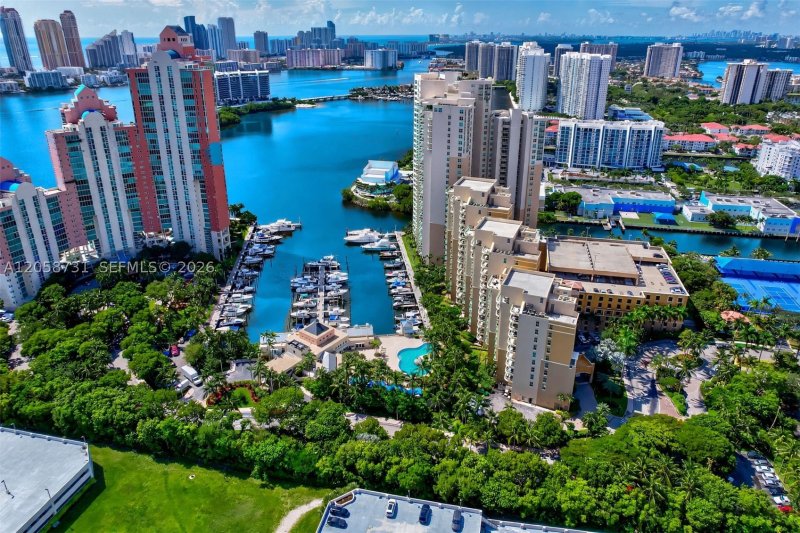 Comprar apartamento no Aventura Marina II UPH14