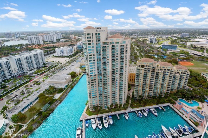 Comprar apartamento no Aventura Marina II UPH14