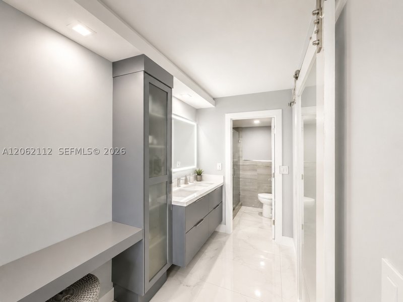 Comprar apartamento en Bayshore Place 702E