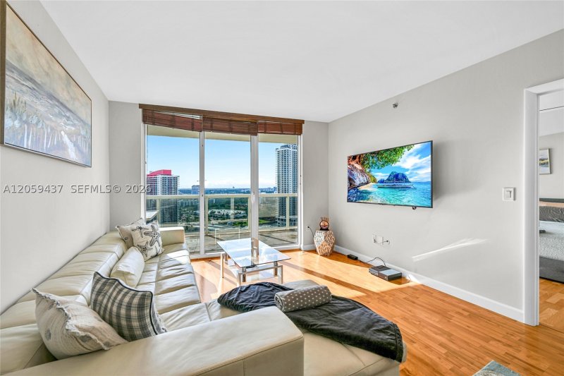 Comprar apartamento no Beach Club One 2709