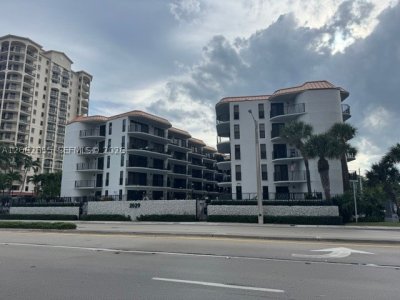 Tradewinds by the Sea Apt #403