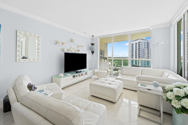 Condo for sale at Watergarden 1004