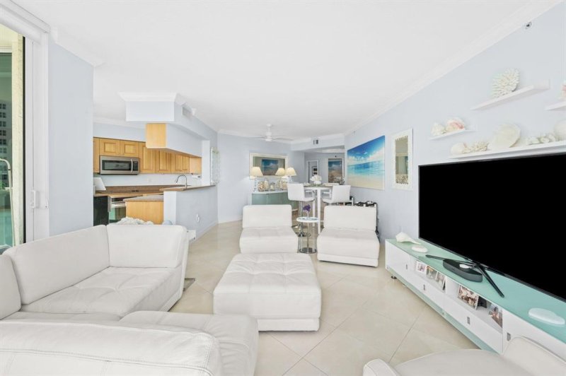 Condo for sale at Watergarden 1004