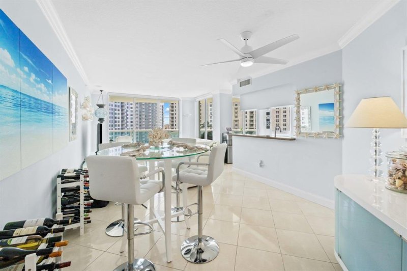 Condo for sale at Watergarden 1004