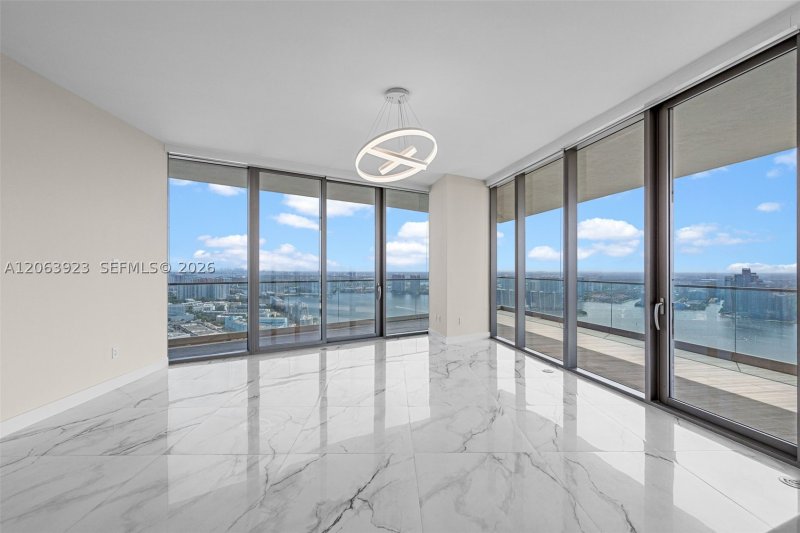 Condo for sale at Residences by Armani / Casa 3605