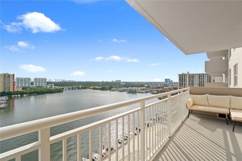 Apartment for rent at Winston Towers 1803