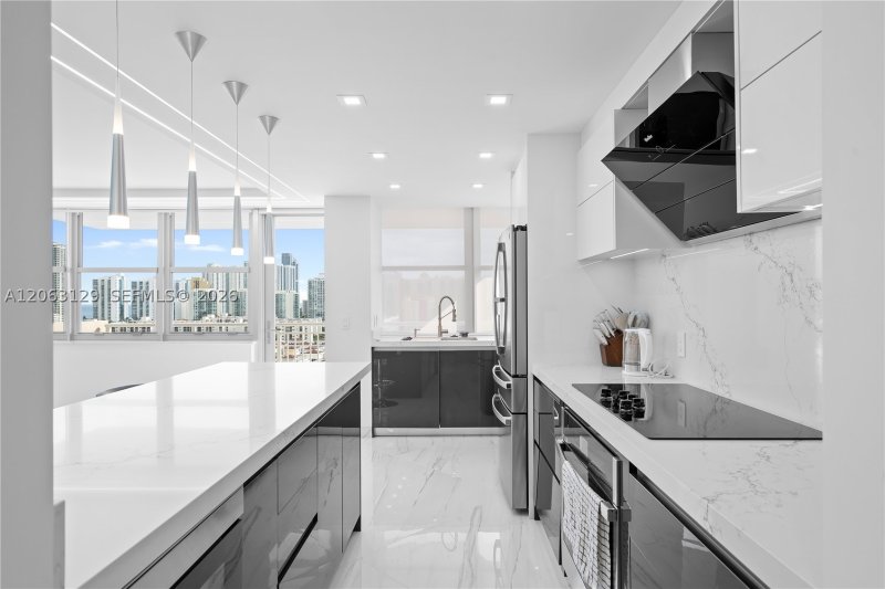 Apartment for rent at Winston Towers 1803