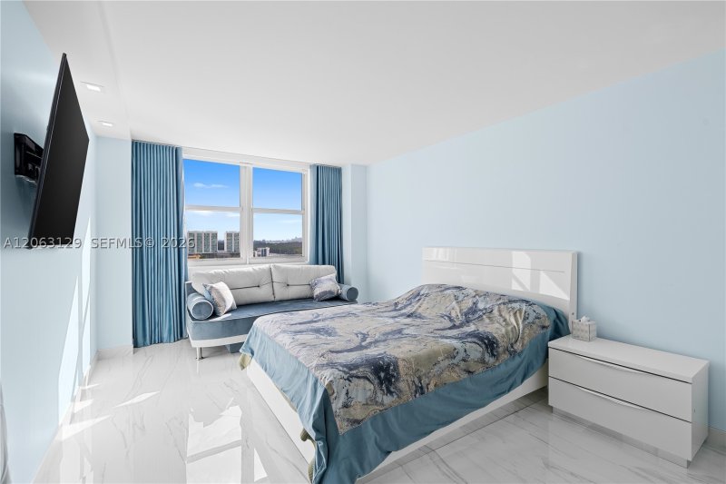 Apartment for rent at Winston Towers 1803