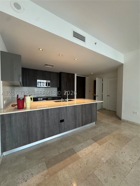 Aluguel de apartamento no Brickell City Centre Rise 2403