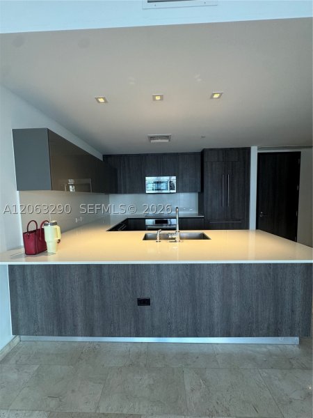 Aluguel de apartamento no Brickell City Centre Rise 2403