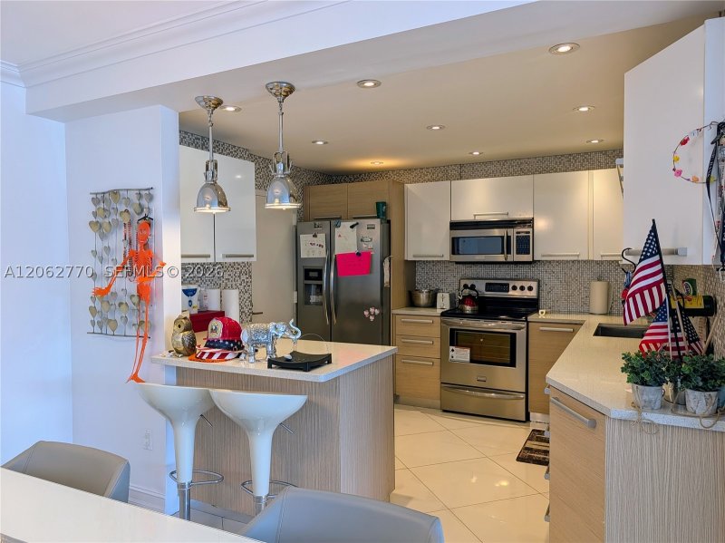 Comprar apartamento no Ambassador 706