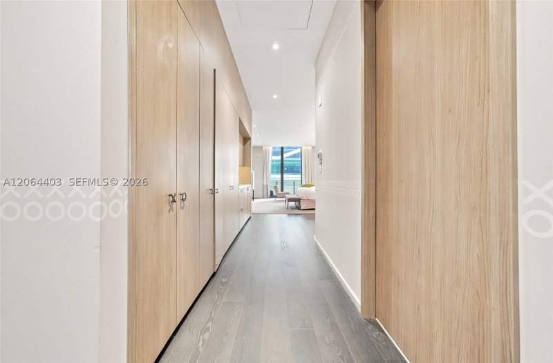 Comprar apartamento no SLS Lux Brickell 610
