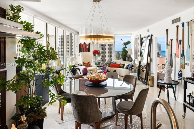 Comprar apartamento no Icon Brickell Tower II 1802