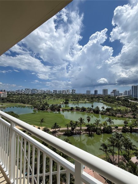 Alquiler de apartamento en Turnberry On The Green 1215