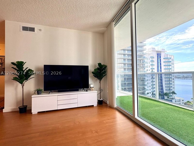 Aluguel de apartamento no 23 Biscayne Bay PH04