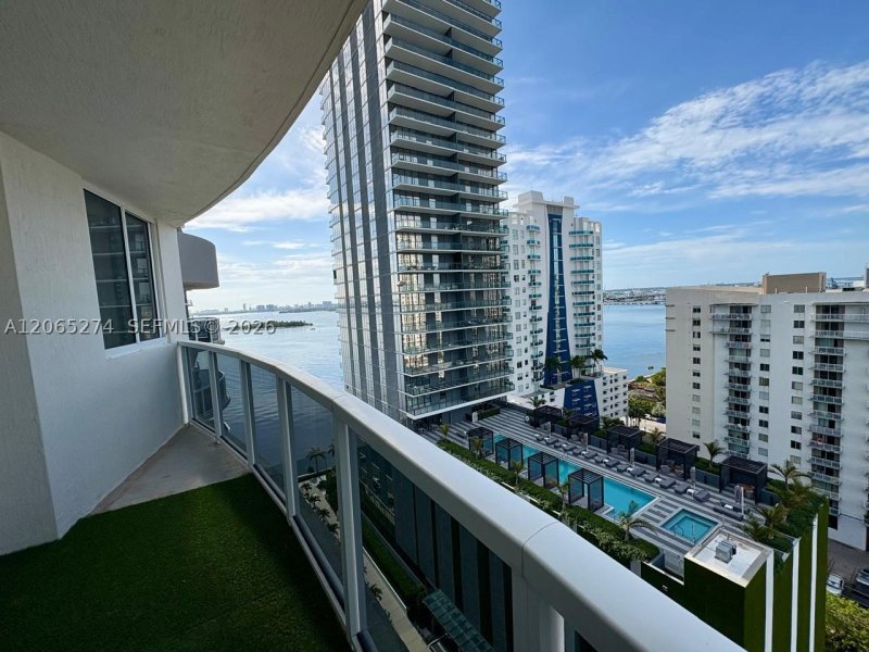 Aluguel de apartamento no 23 Biscayne Bay PH04