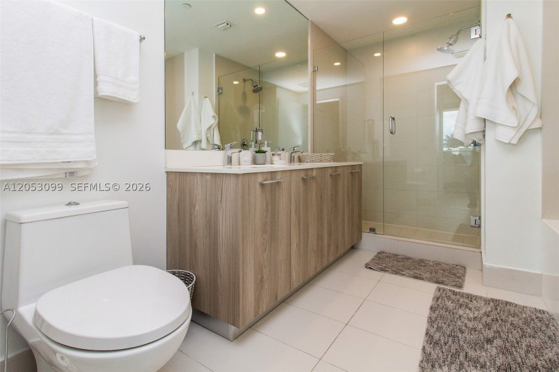 Aluguel de apartamento no Paraiso Bayviews 701