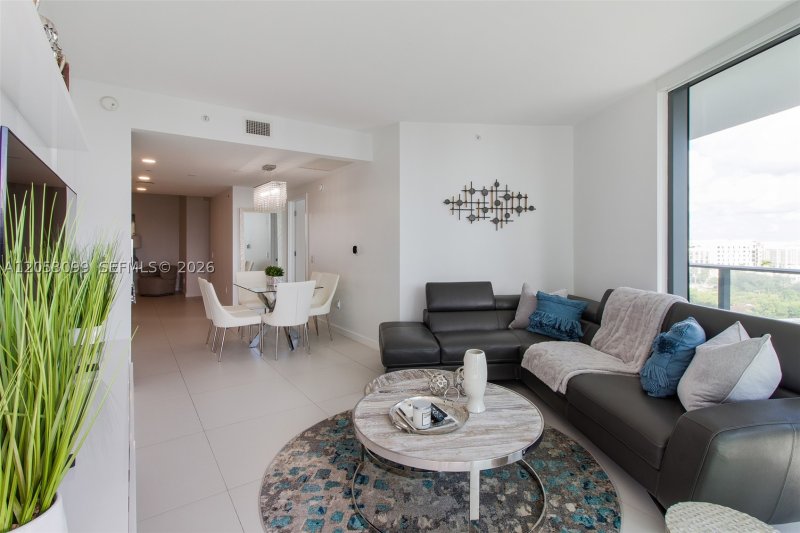 Aluguel de apartamento no Paraiso Bayviews 701