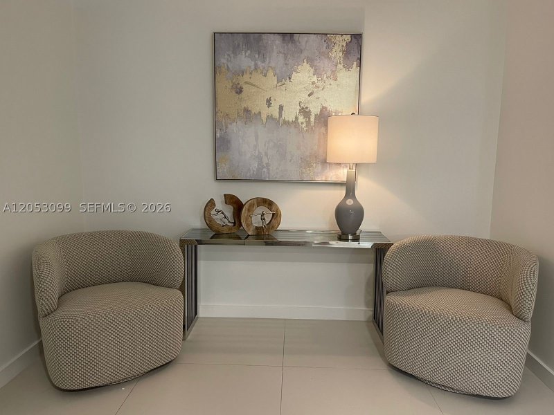 Aluguel de apartamento no Paraiso Bayviews 701
