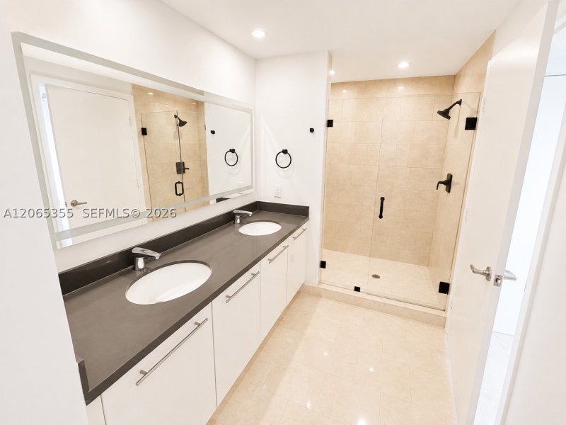 Apartment for rent at The Ivy 3106