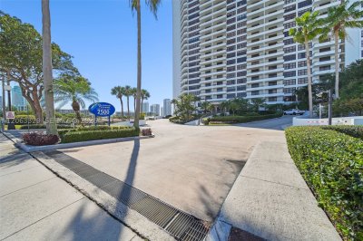 Olympus Condo Apt #812