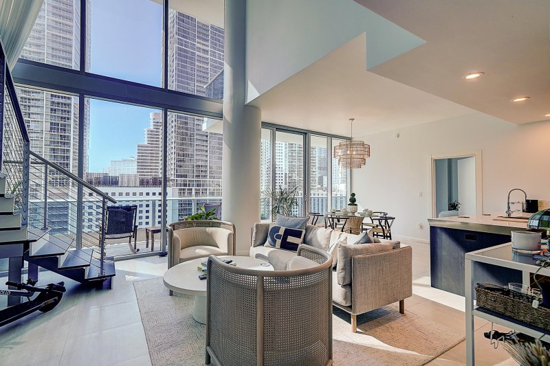 Apartment for rent at Epic Miami 1408
