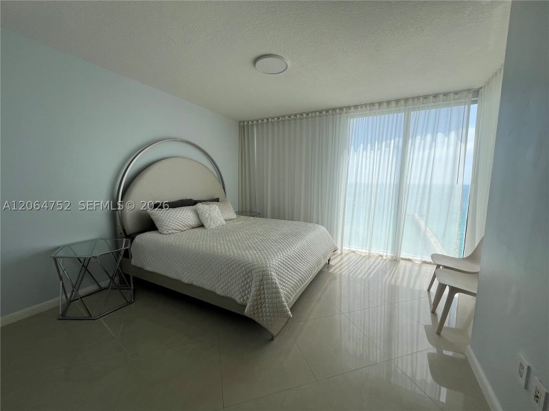 Aluguel de apartamento no La Perla 1202