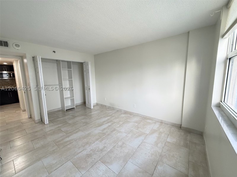 Apartment for rent at Isola Brickell Key 1914