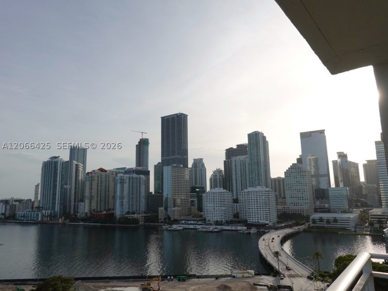 Apartment for rent at Isola Brickell Key 1914