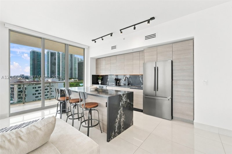 Alquiler de apartamento en Midtown Miami 2 H0901