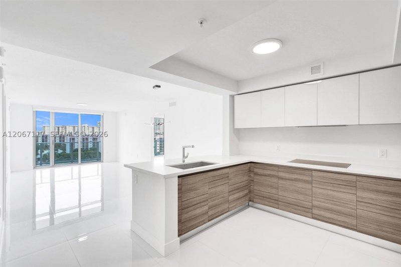 Parque Towers at St. Tropez Apt #5-805