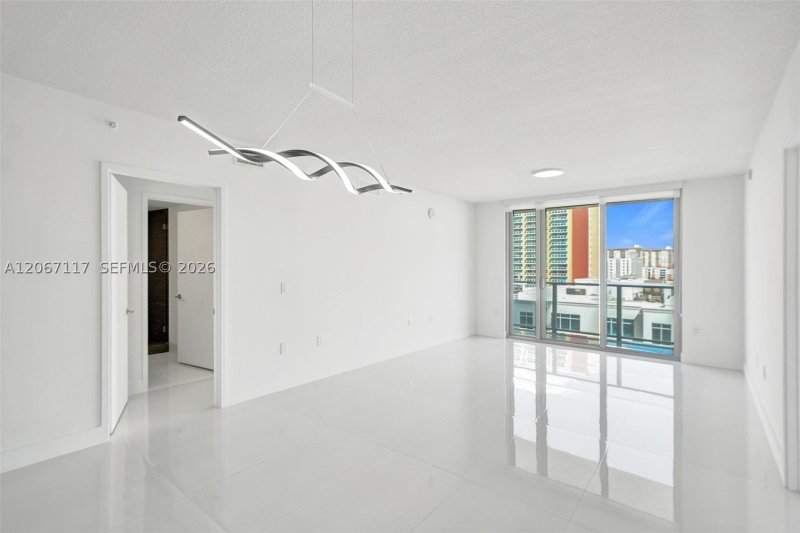 Comprar apartamento no Parque Towers at St. Tropez 5-805