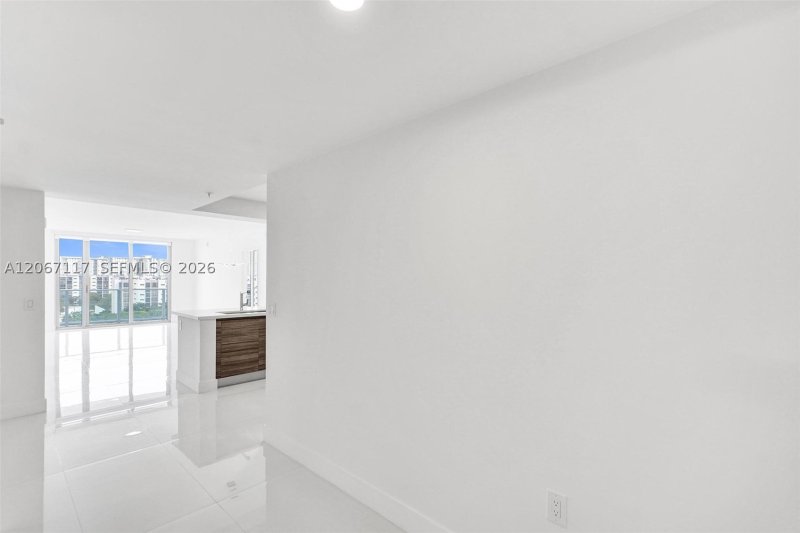 Comprar apartamento no Parque Towers at St. Tropez 5-805
