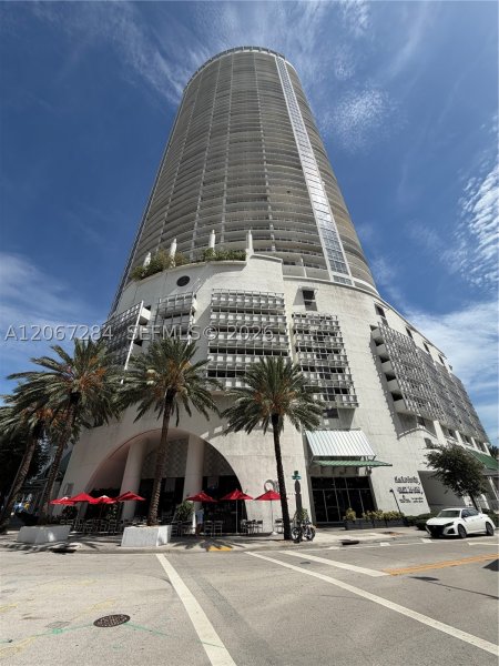 Aluguel de apartamento no Opera Tower 2308