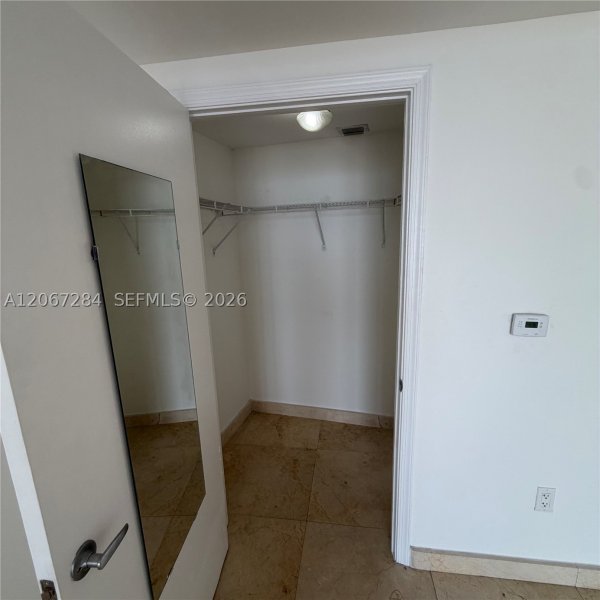 Aluguel de apartamento no Opera Tower 2308