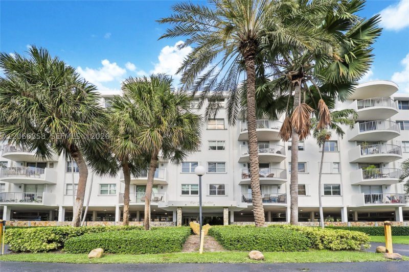 Comprar apartamento no Cape Florida Club 409