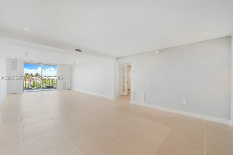 Comprar apartamento no Cape Florida Club 409