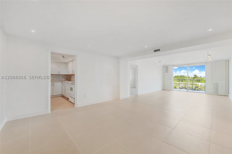 Comprar apartamento no Cape Florida Club 409