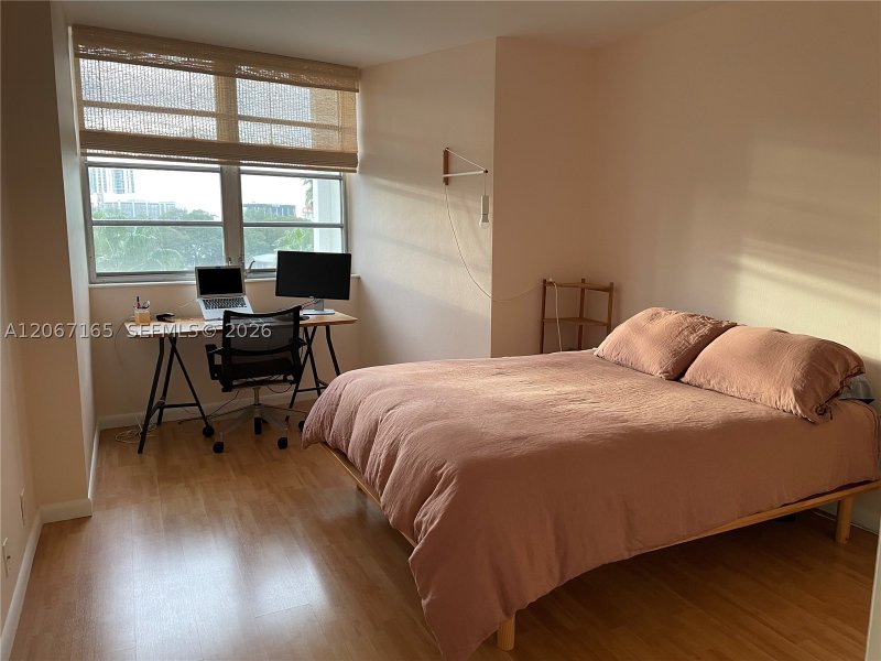 Aluguel de apartamento no Bay Park Towers 501